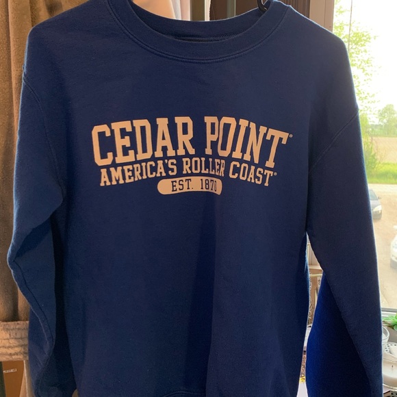 Cedarpoint crewneck💙 - Picture 2 of 3